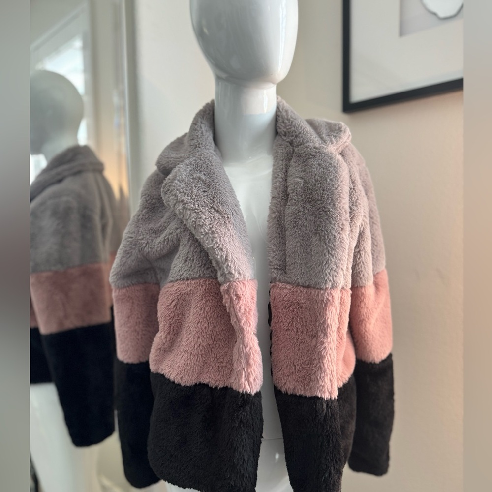 Faux fur coat rare tricolor